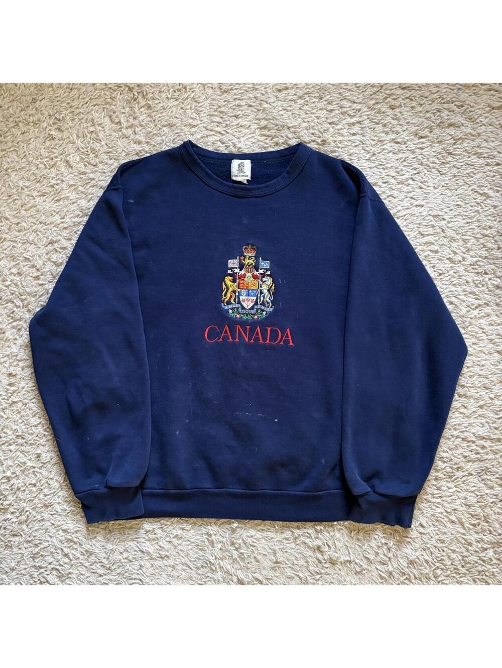 Vintage 90s Canada Crest Embroidered Navy Blue Crewneck Sweatshirt